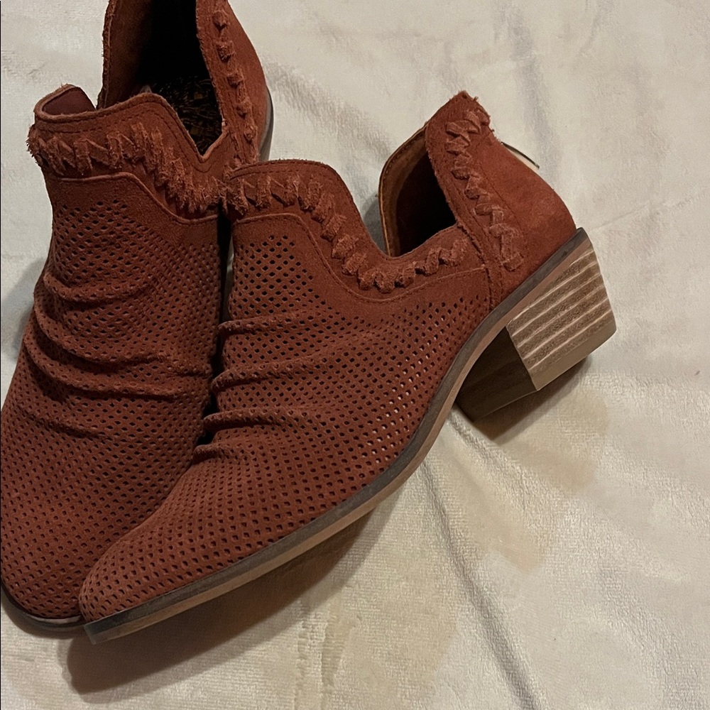 Fringed red Brown Ankle Boots - Picture 2 of 7